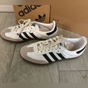 OG black white Adidas Sambas sneakers. Women’s size 6 or Men’s size 5.